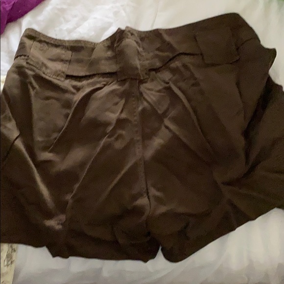 Shorts - Picture 4 of 5